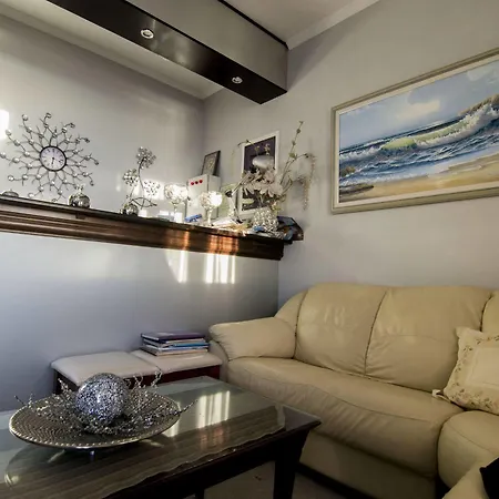 Apartment Alkioni Foinikion