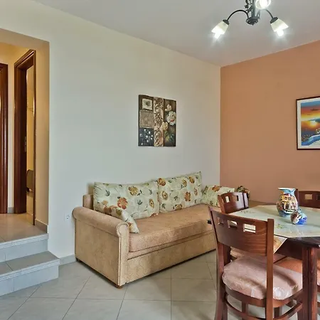 Apartment Alkioni Foinikion